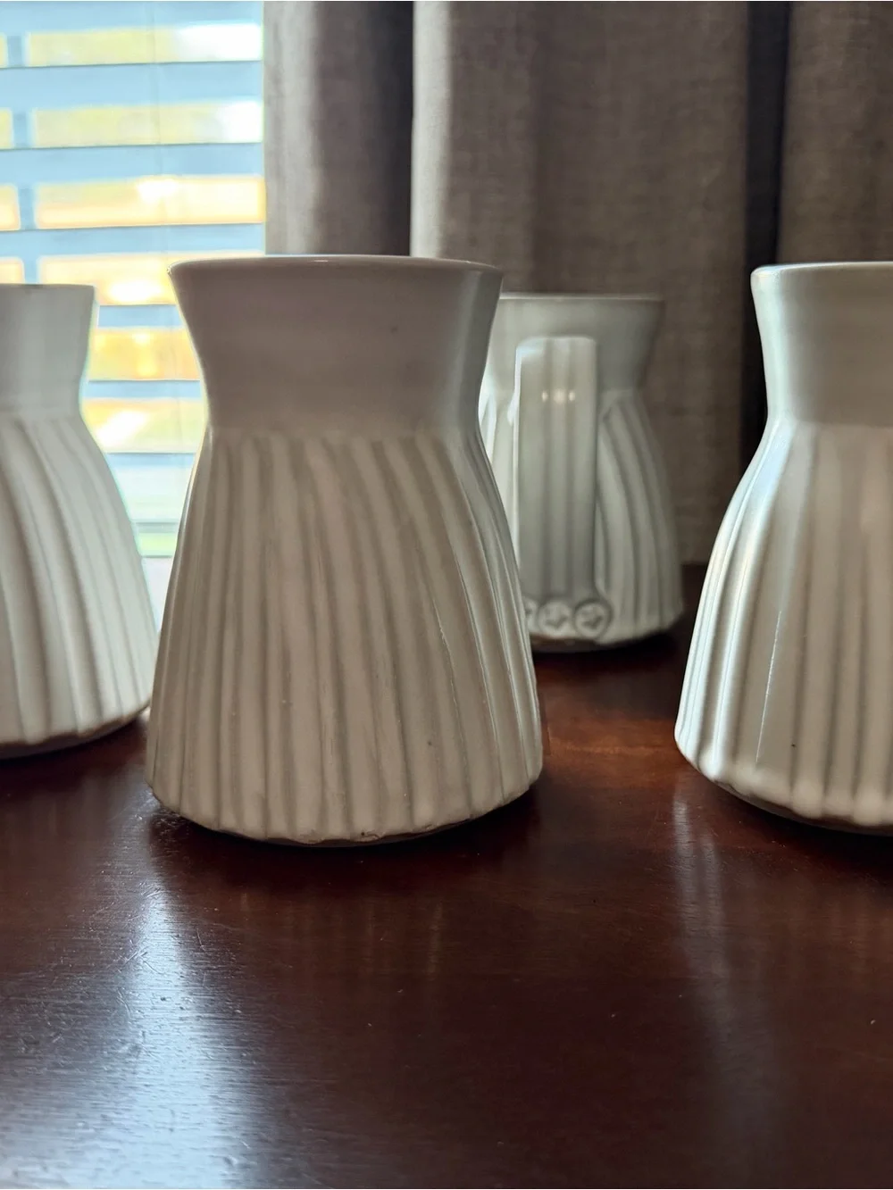 Neutral Ribbed Ceramic Pitcher Set — Cream Finish